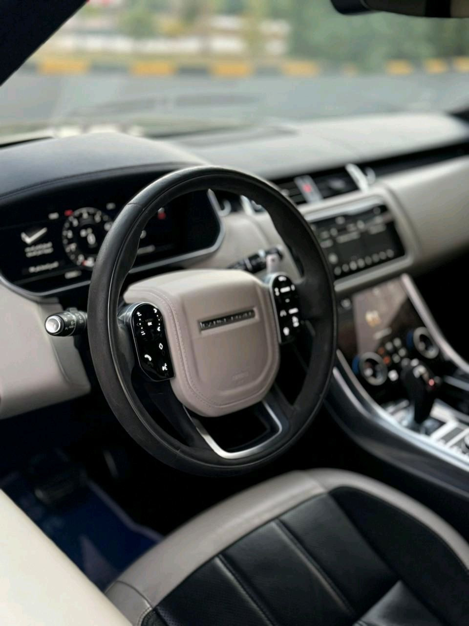 Range Rover Sport - Image 10