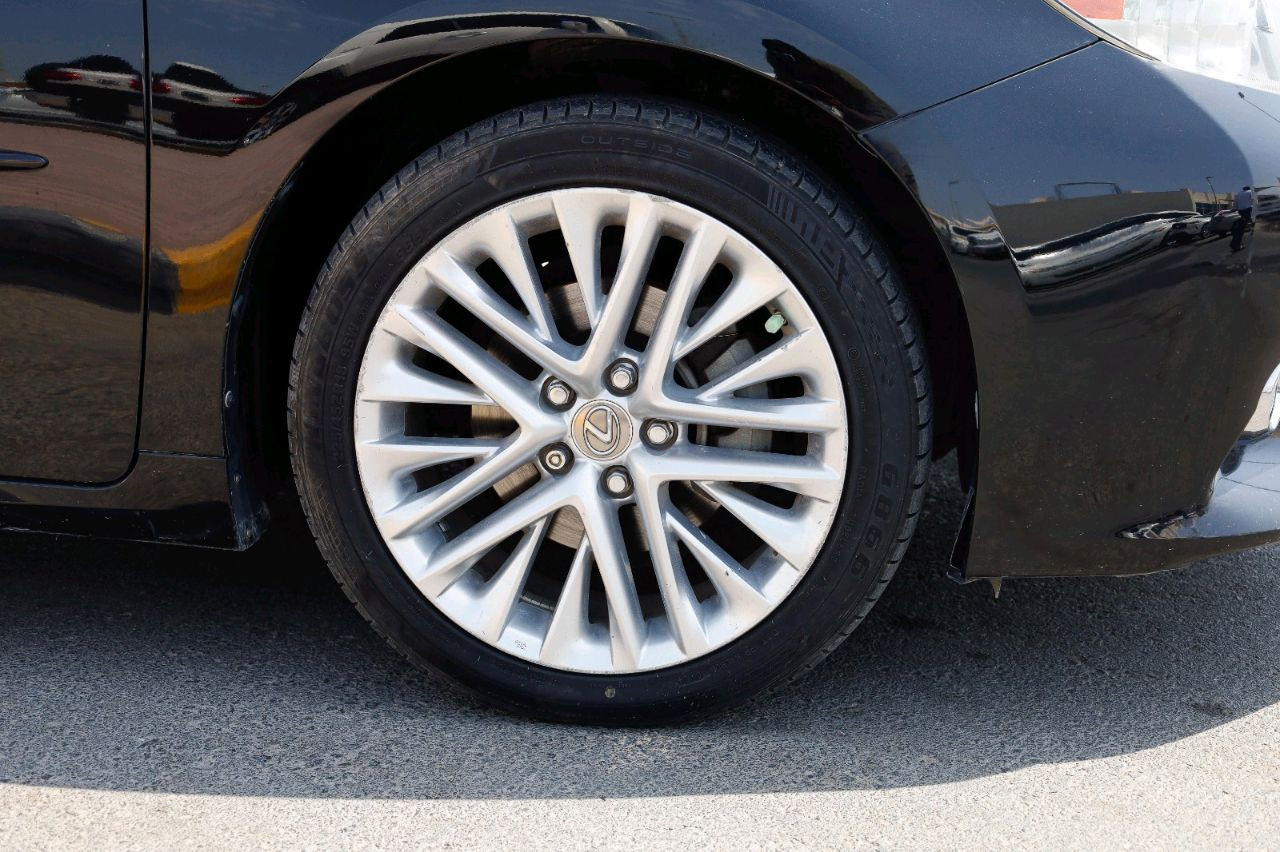Lexus ES-Series - Image 6