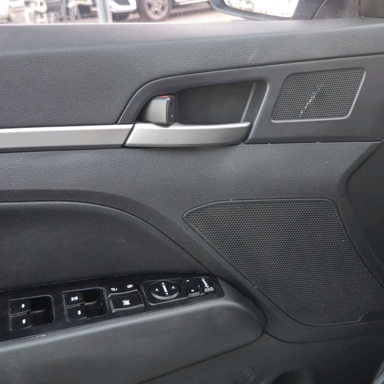 Hyundai Sonata - Image 4