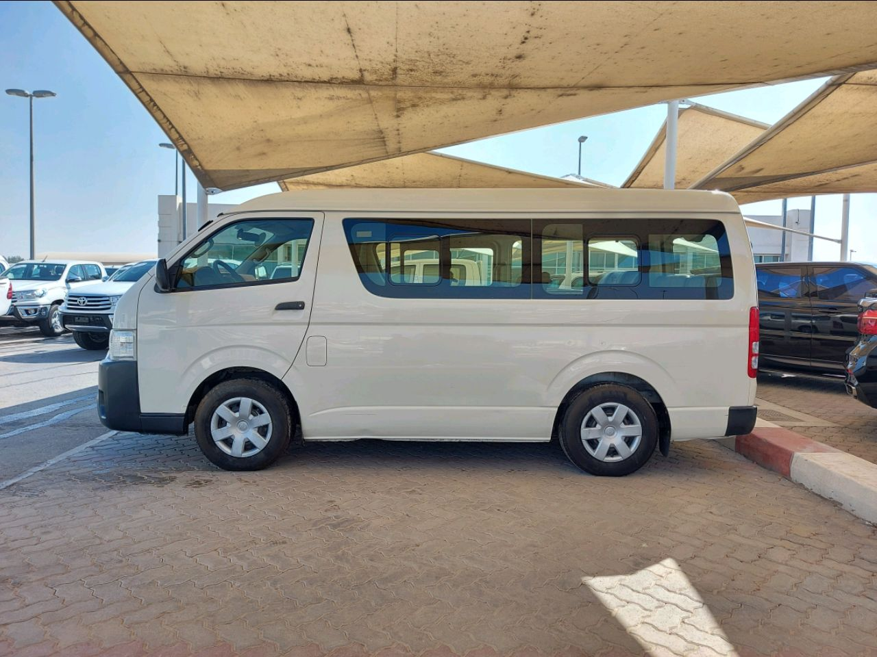 Toyota Hiace - Image 2