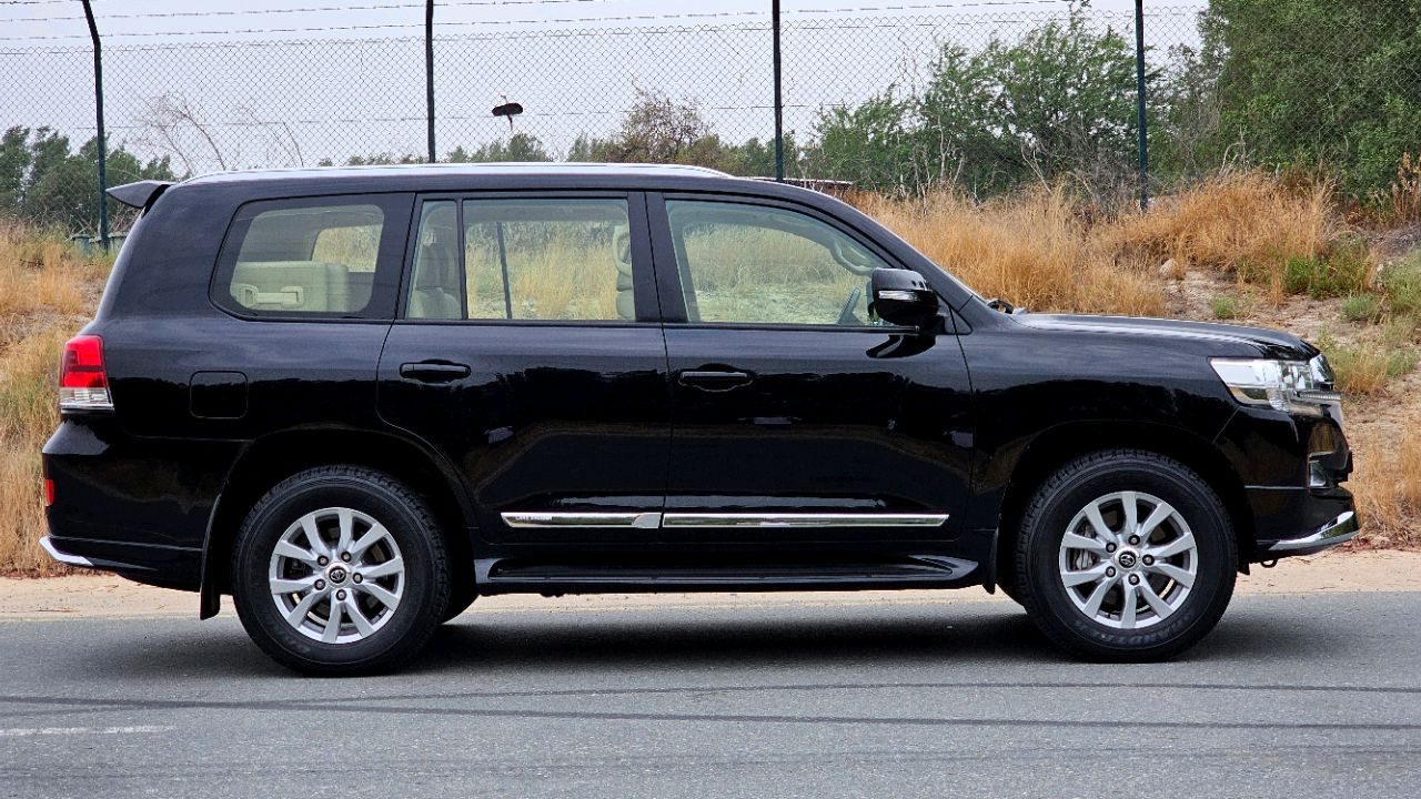 Toyota Land Cruiser - Image 4