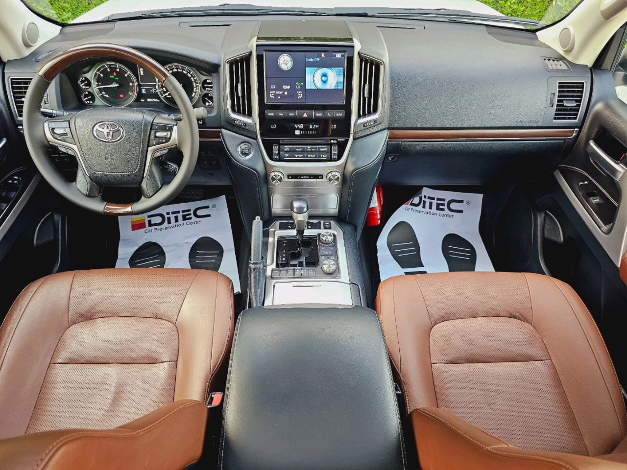 Toyota Land Cruiser - Image 9