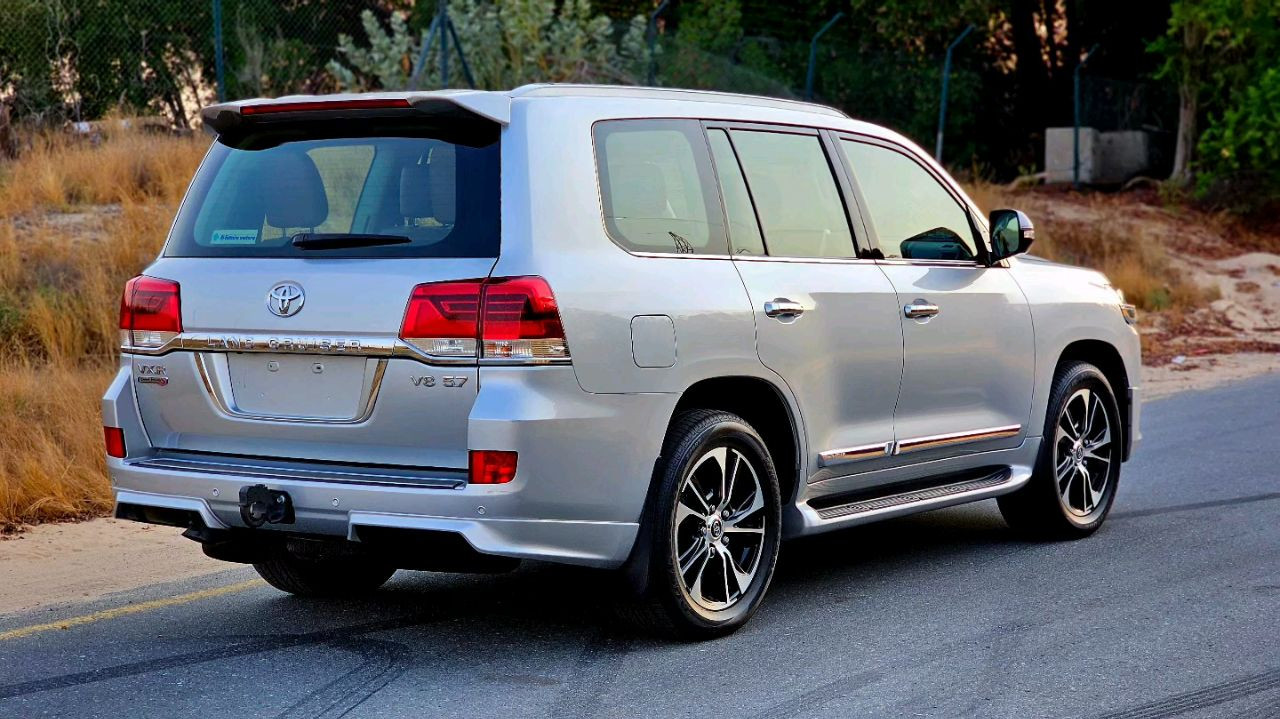 Toyota Land Cruiser - Image 4