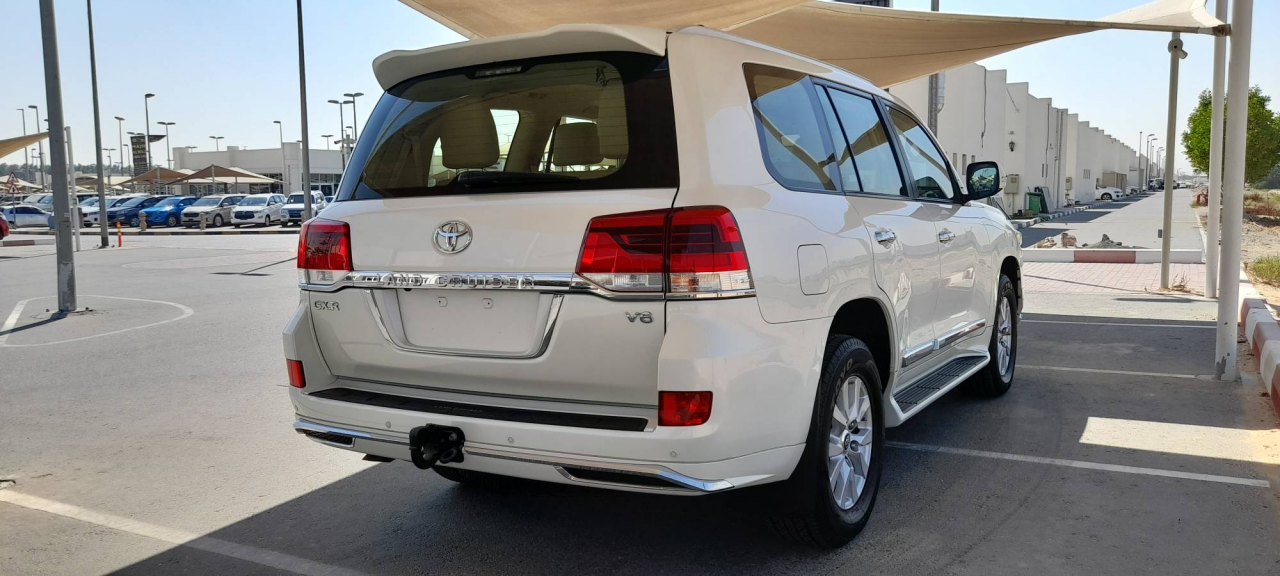 Toyota Land Cruiser - Image 2