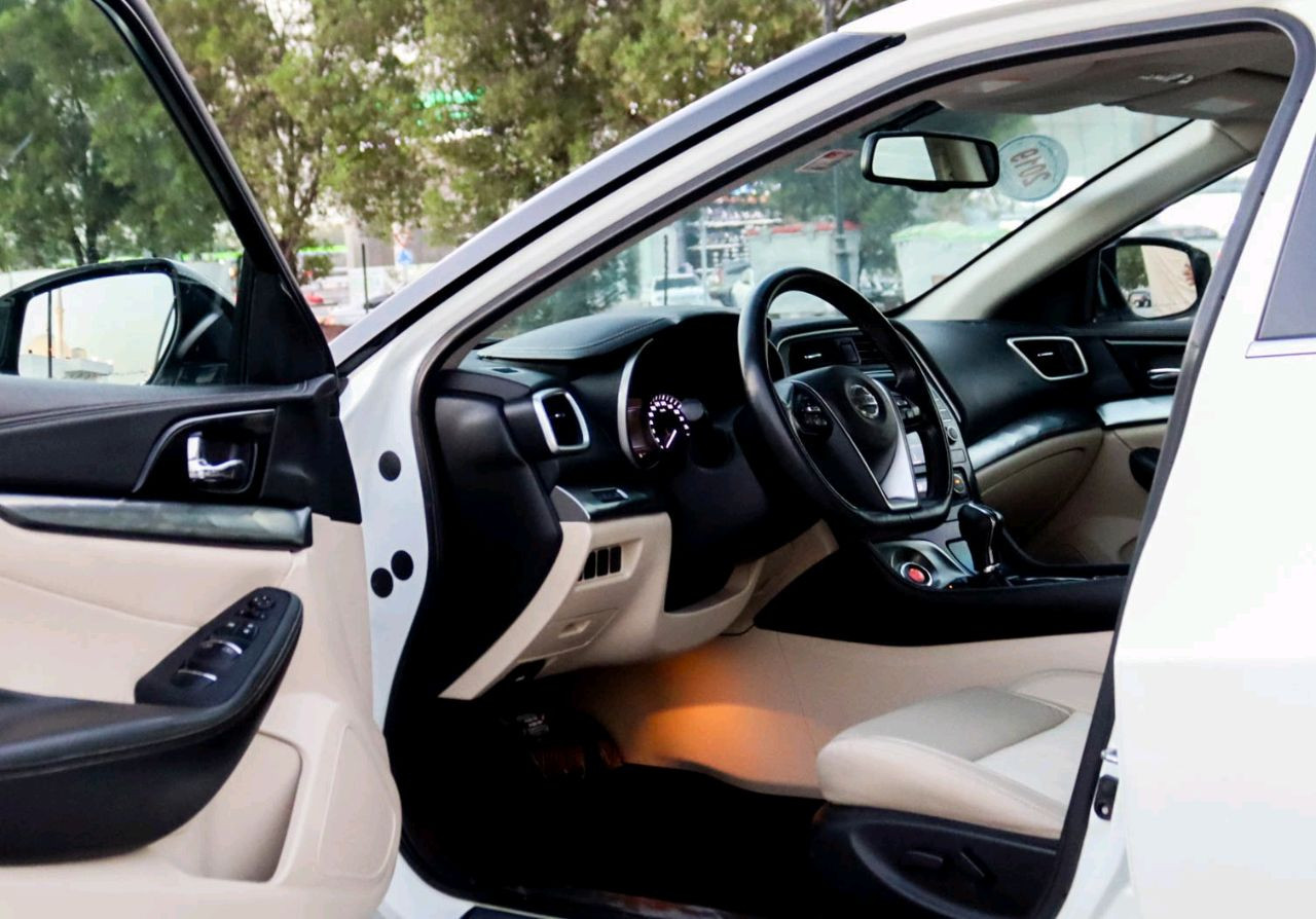 Nissan Maxima - Image 12