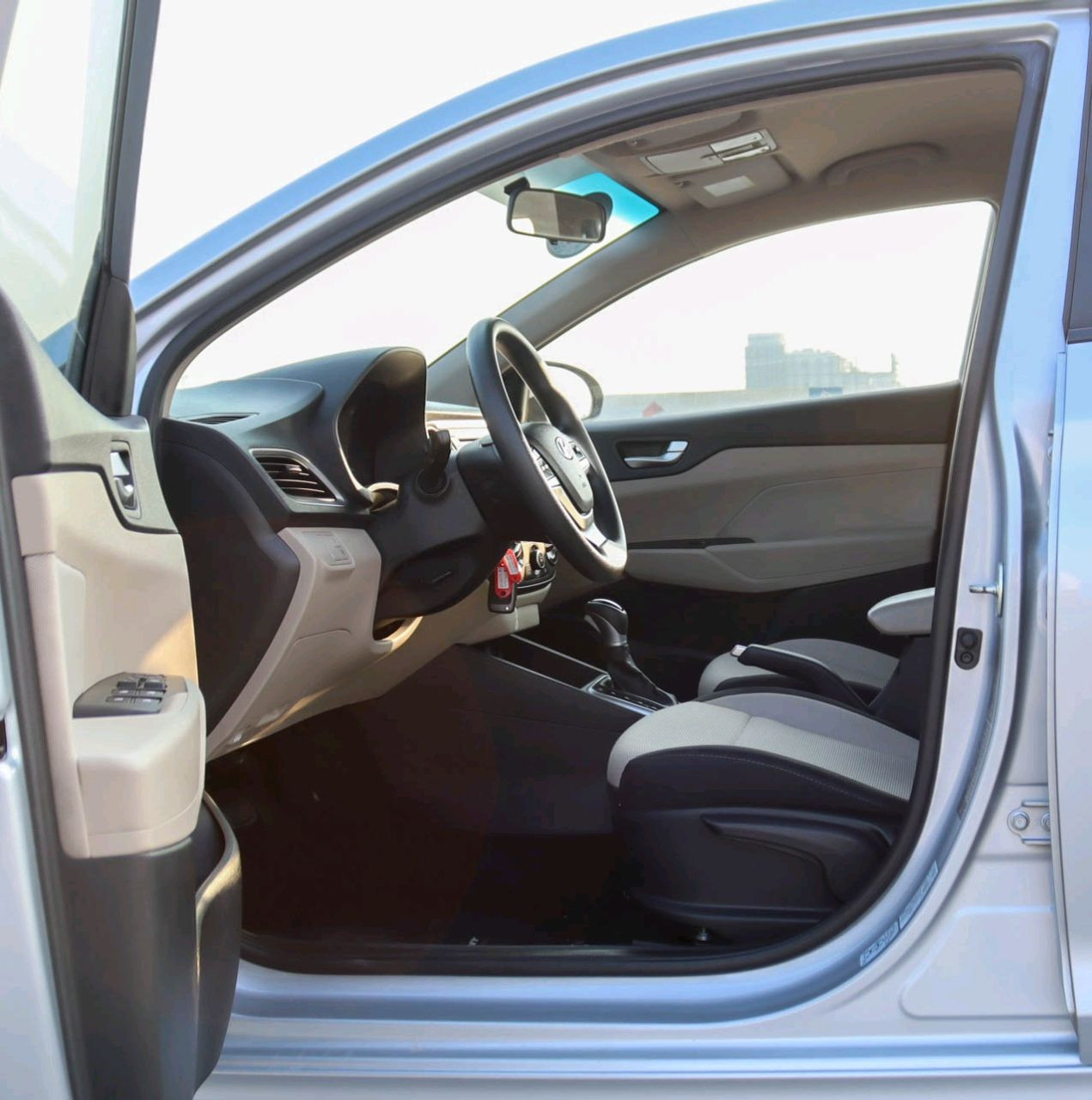 Hyundai Accent - Image 10