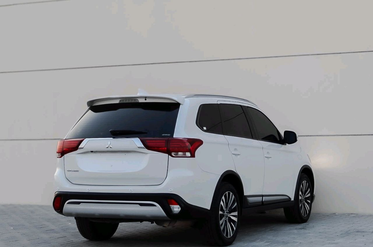 Mitsubishi Outlander - Image 11