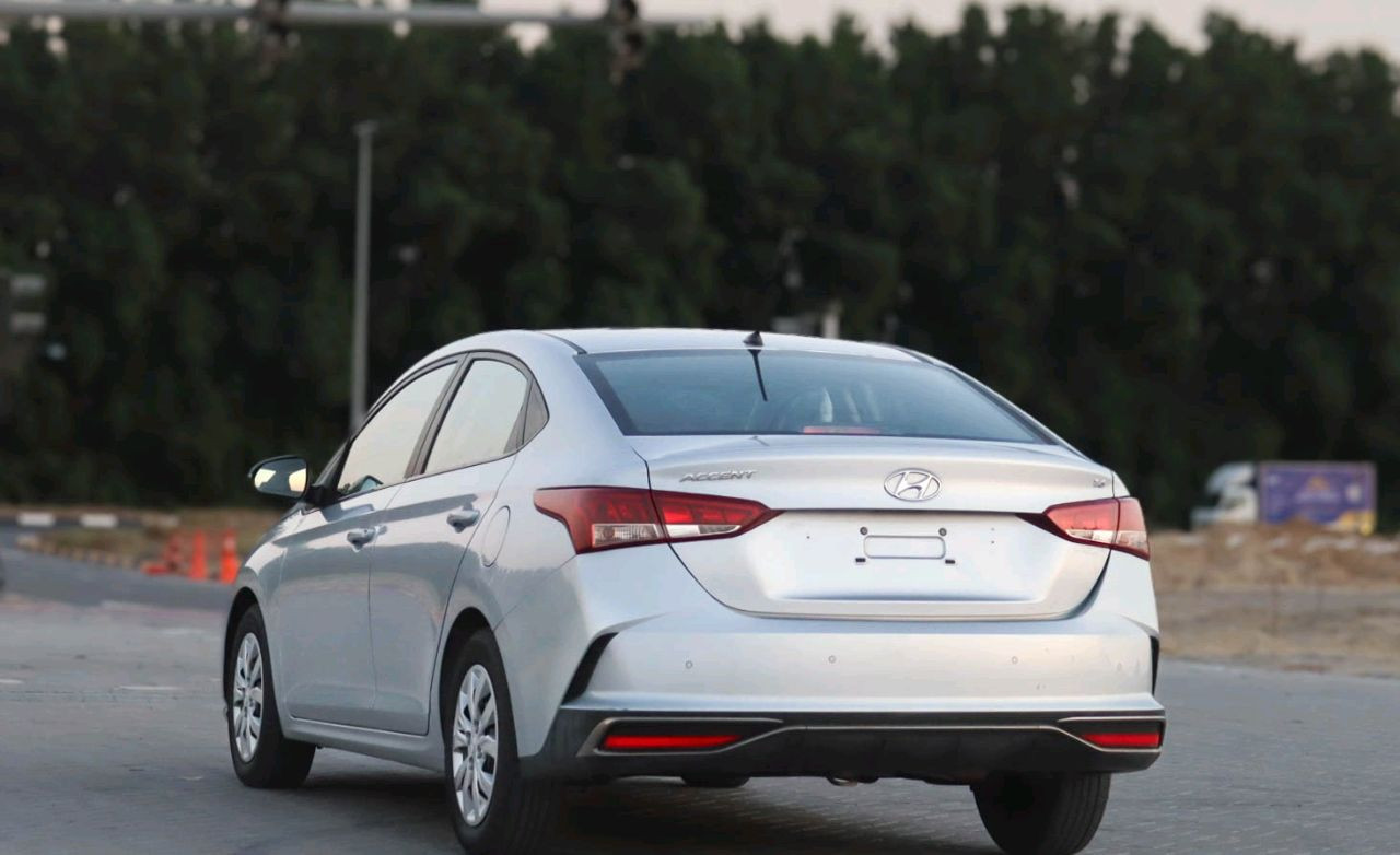 Hyundai Accent - Image 4