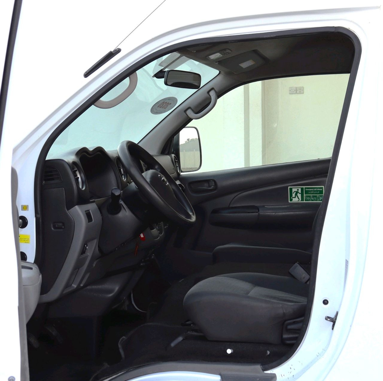Nissan Urvan - Image 4