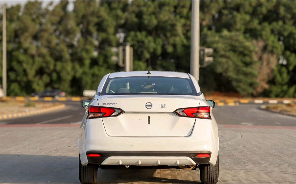 Nissan Sunny - Image 8