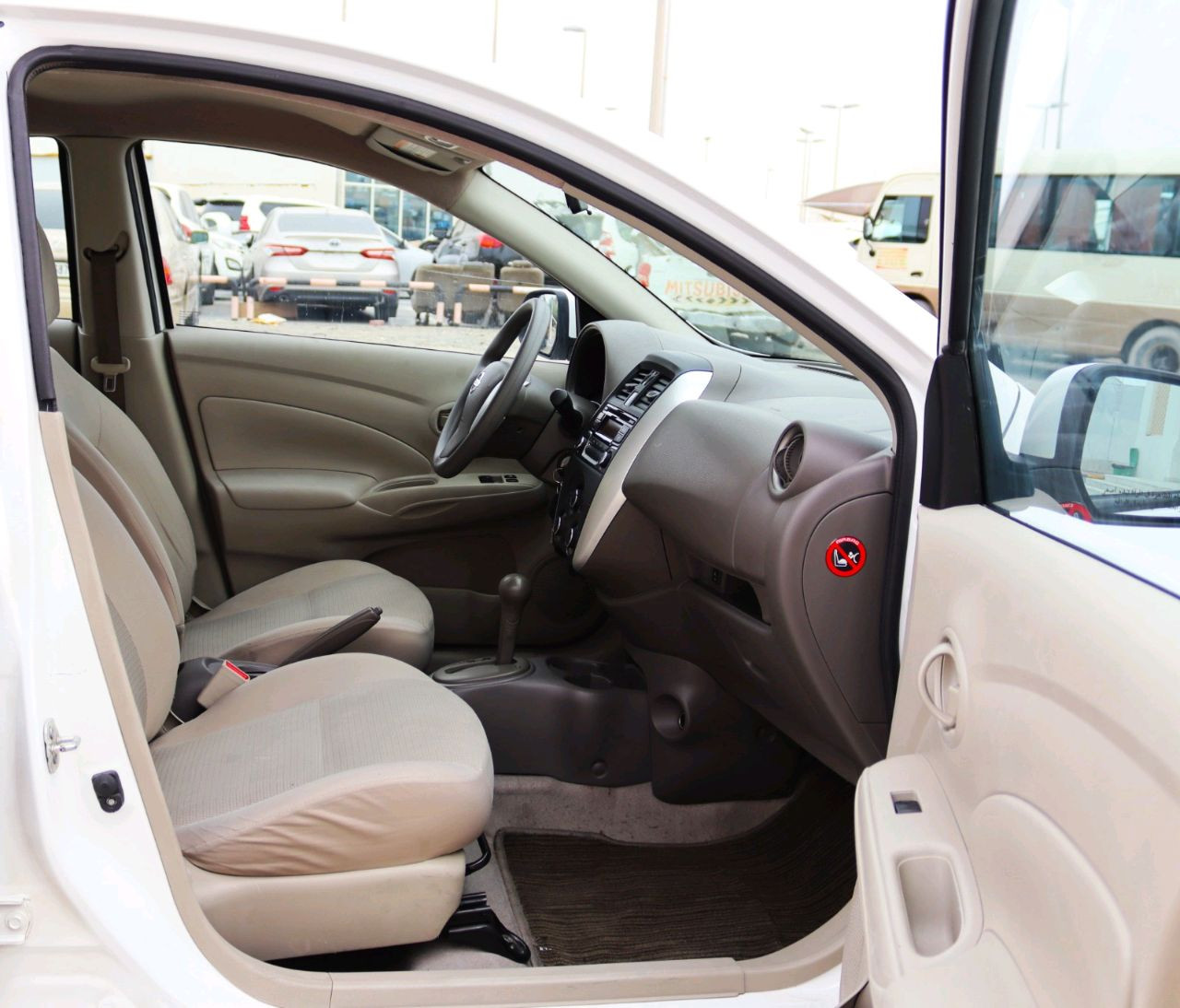 Nissan Sunny - Image 4