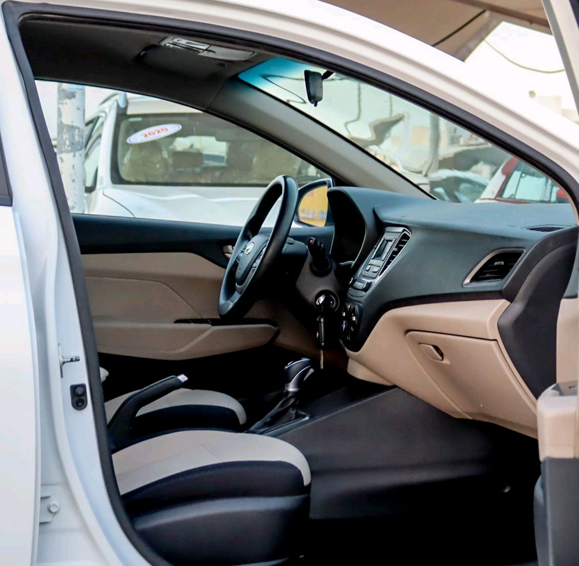 Hyundai Accent - Image 4