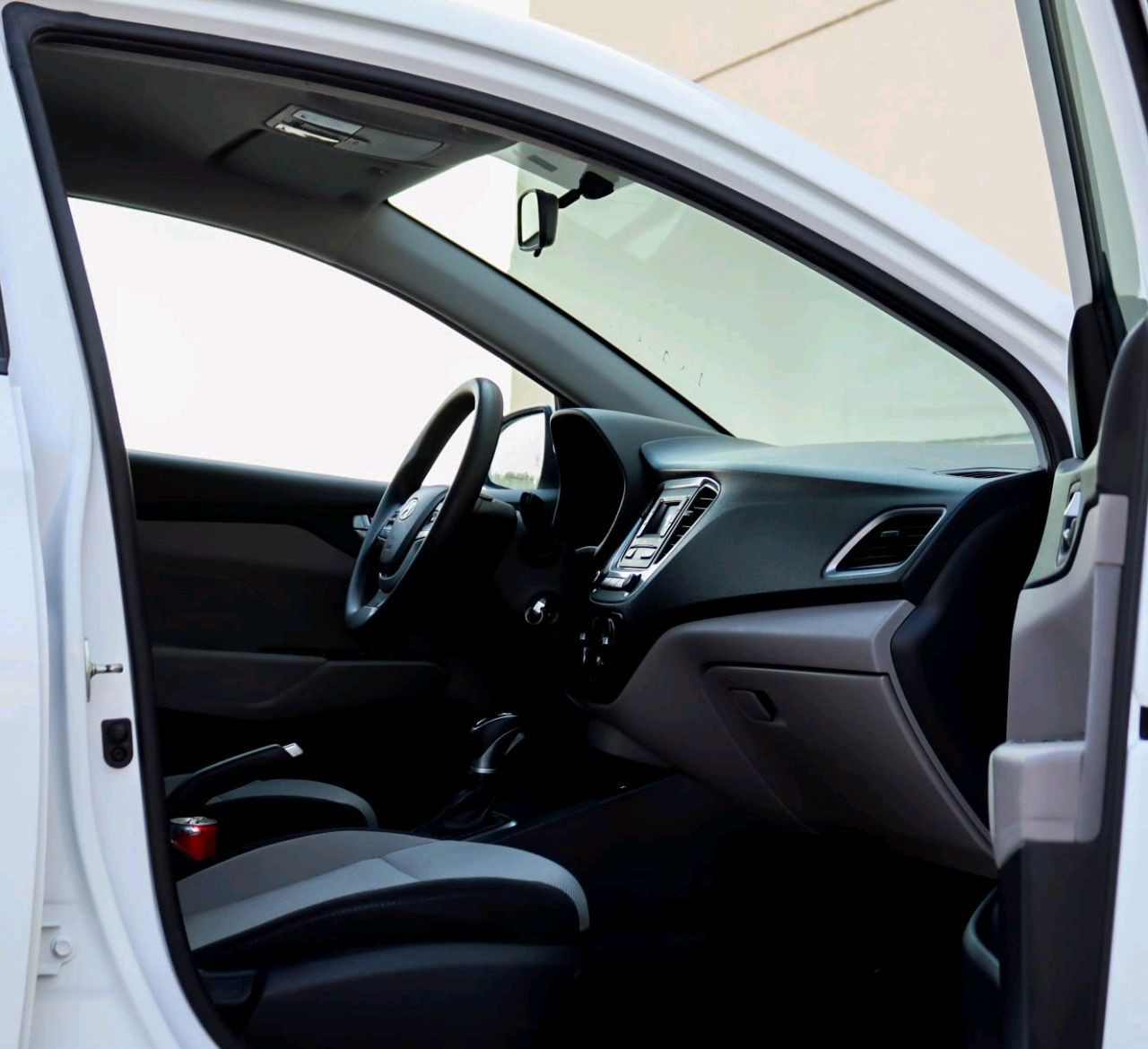 Hyundai Accent - Image 3