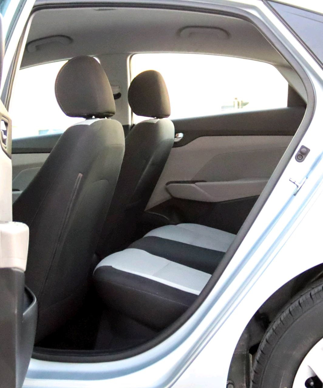 Hyundai Accent - Image 11