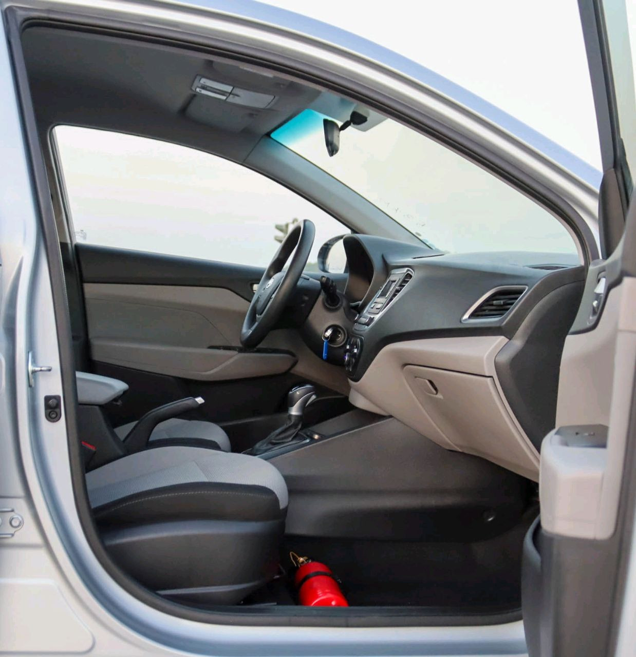 Hyundai Accent - Image 12