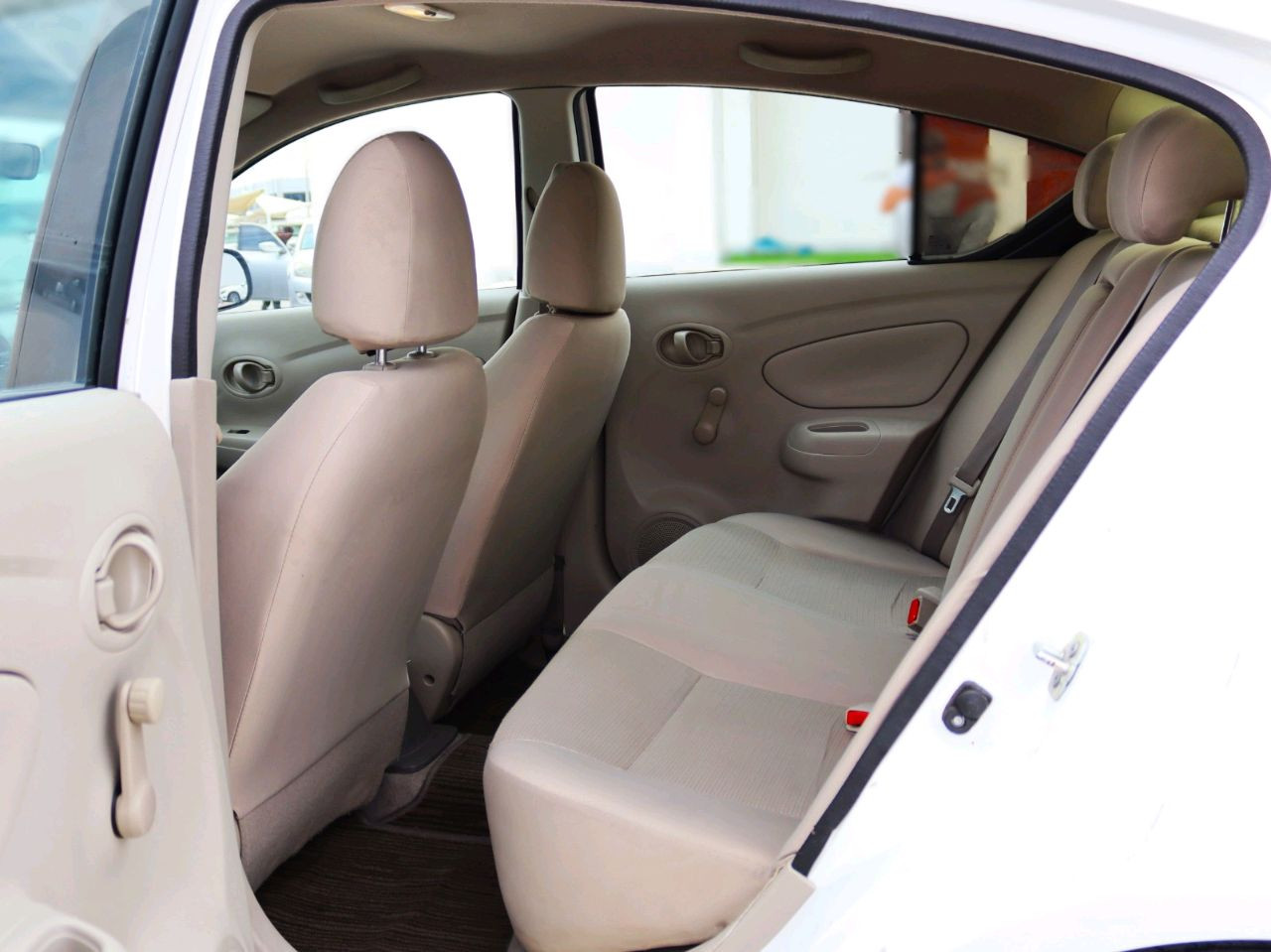Nissan Sunny - Image 6
