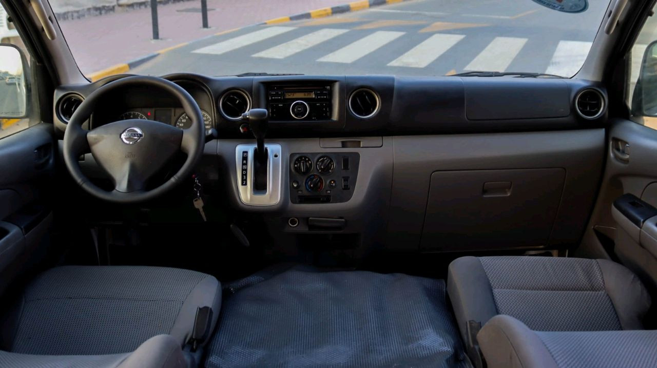 Nissan Urvan - Image 2