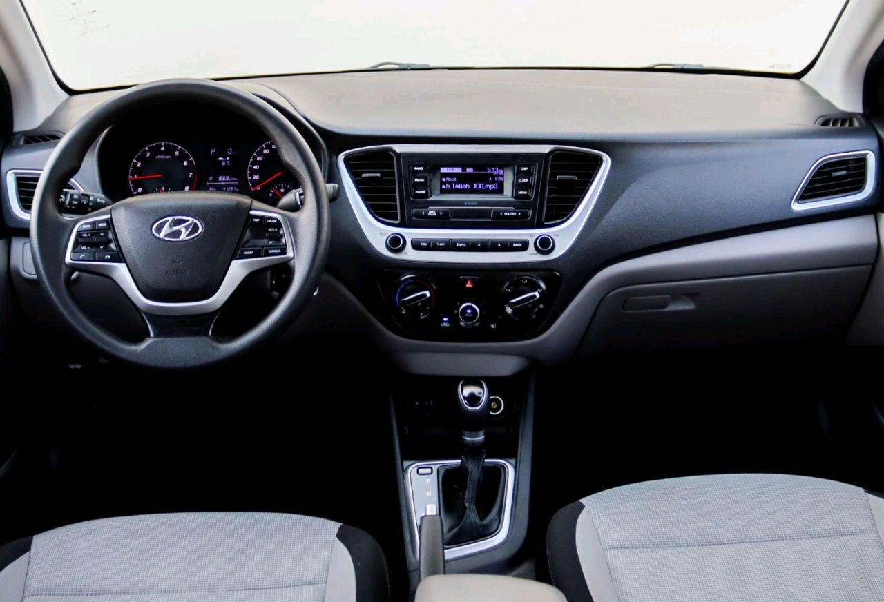 Hyundai Accent - Image 4