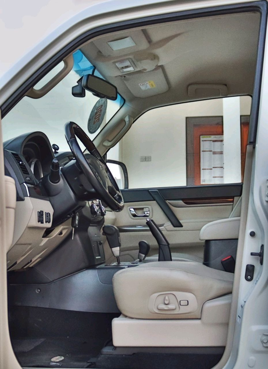 Mitsubishi Pajero - Image 8