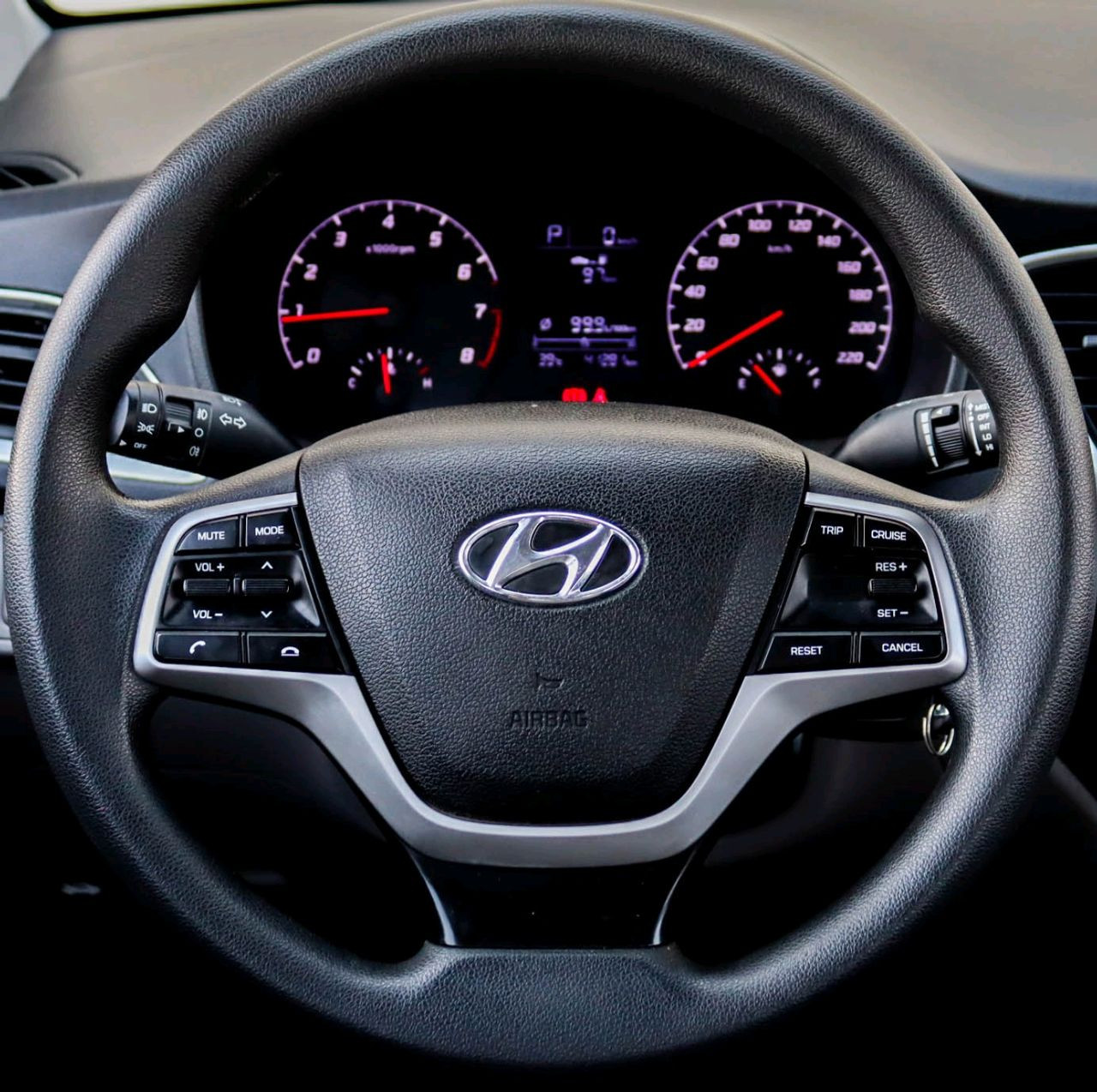 Hyundai Accent - Image 19