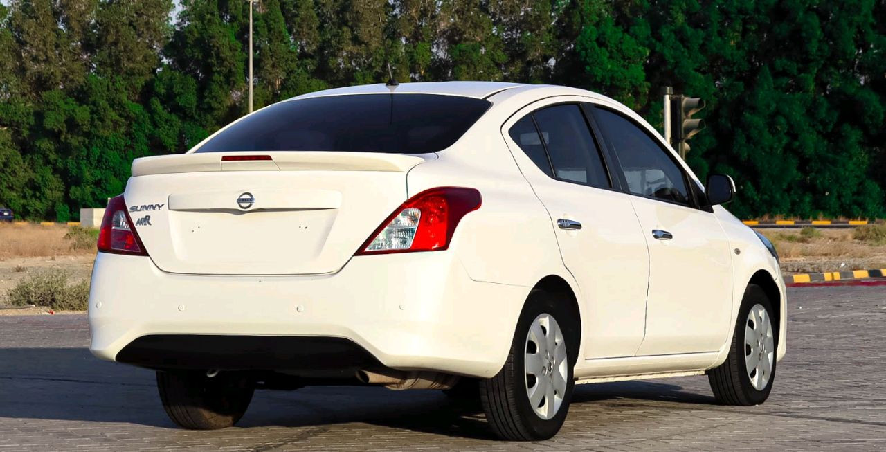 Nissan Sunny - Image 7
