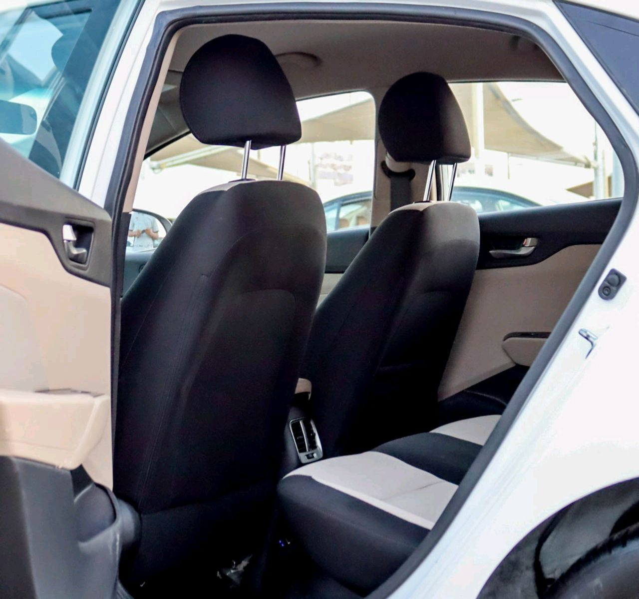 Hyundai Accent - Image 6