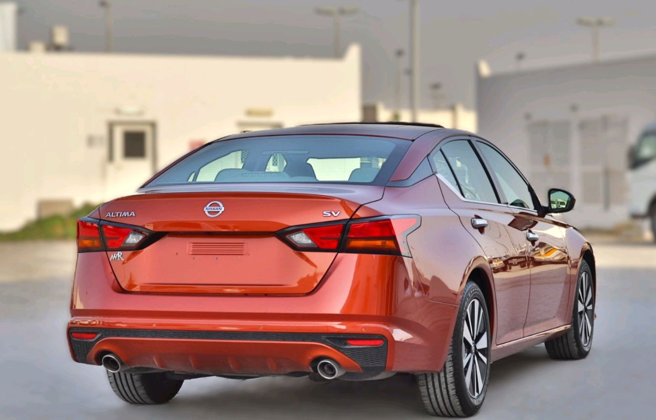 Nissan Altima - Image 4