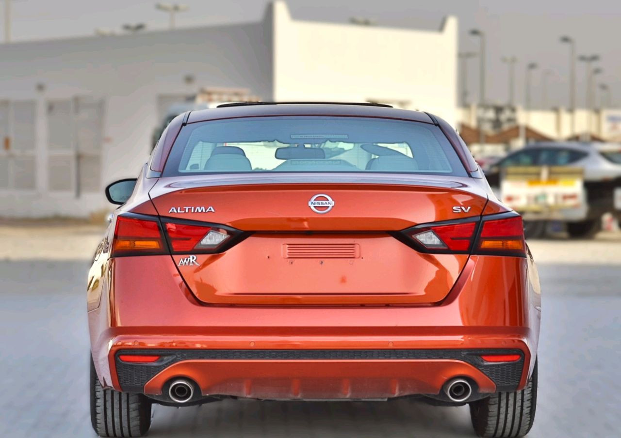 Nissan Altima - Image 3