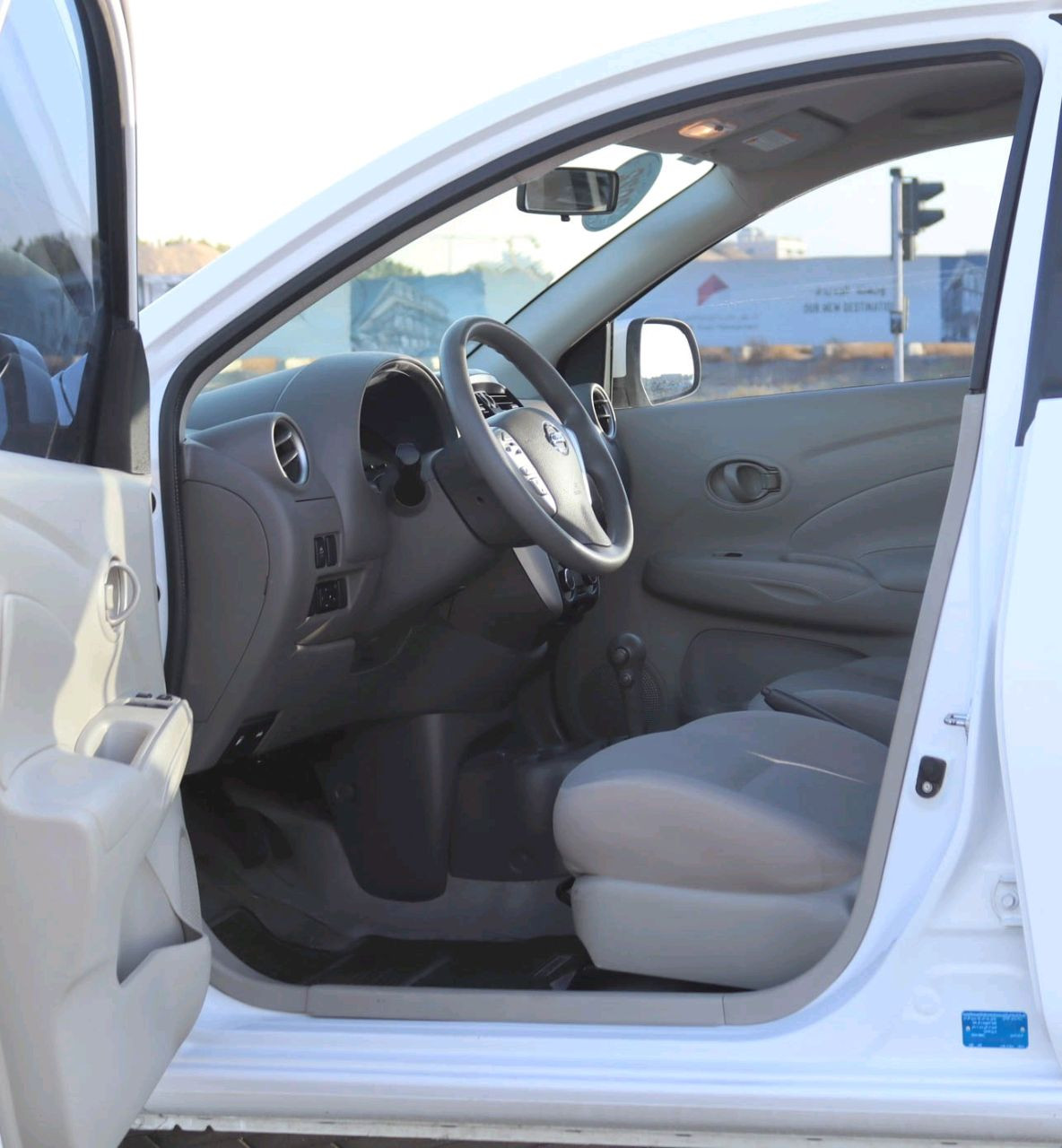 Nissan Sunny - Image 4