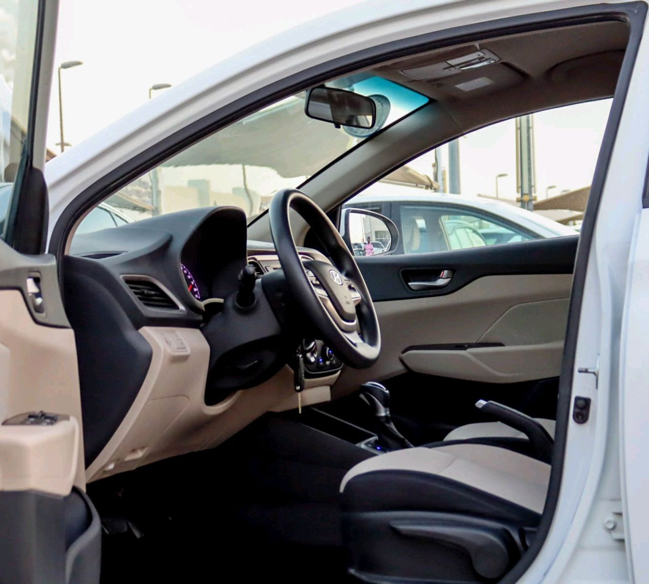 Hyundai Accent - Image 8