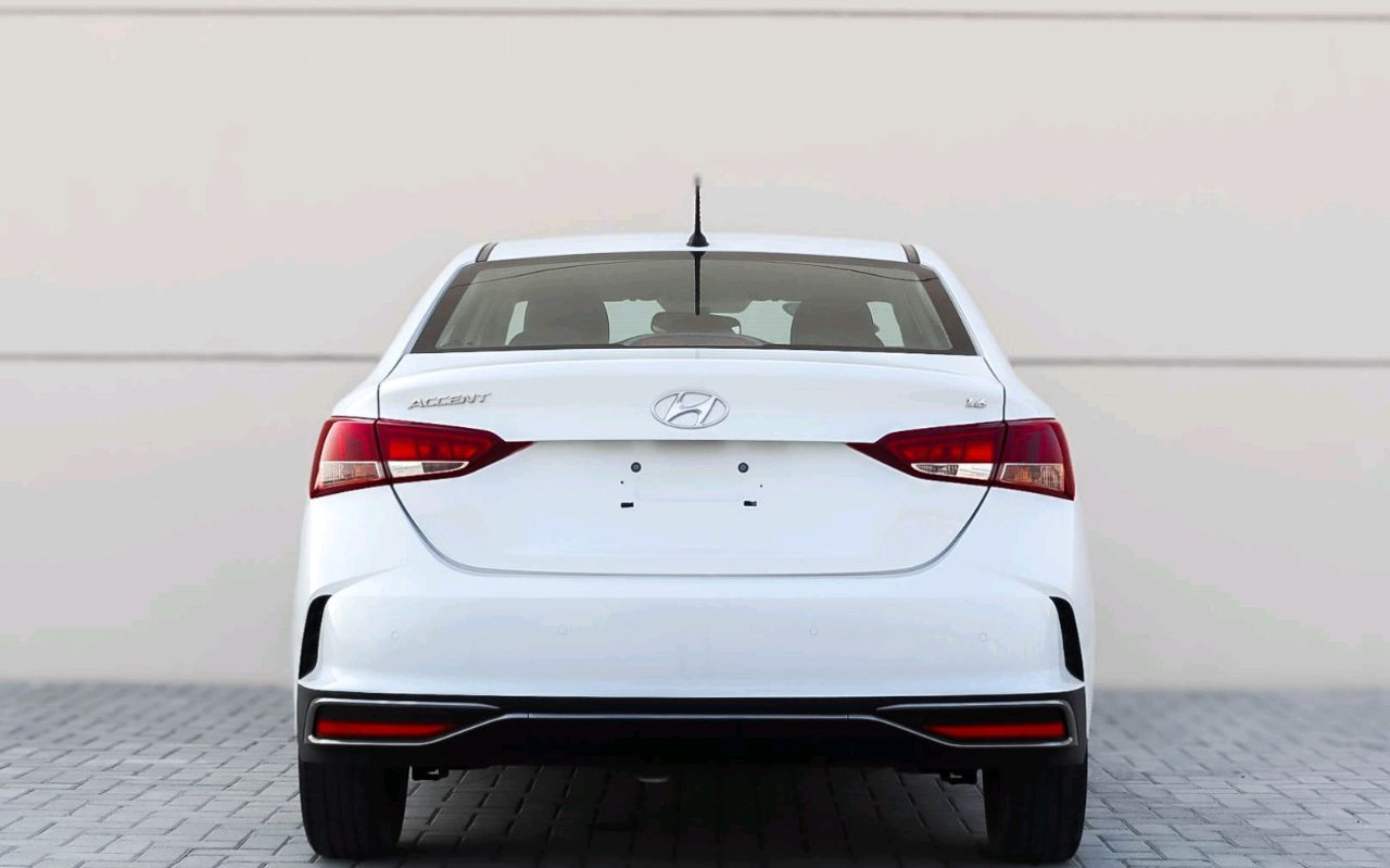 Hyundai Accent - Image 5