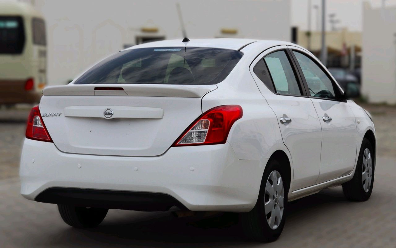Nissan Sunny - Image 8