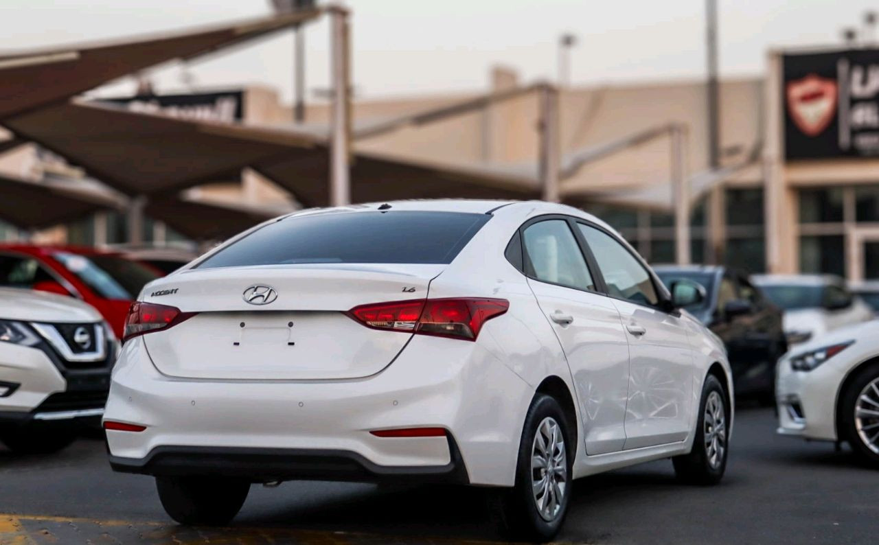 Hyundai Accent - Image 5