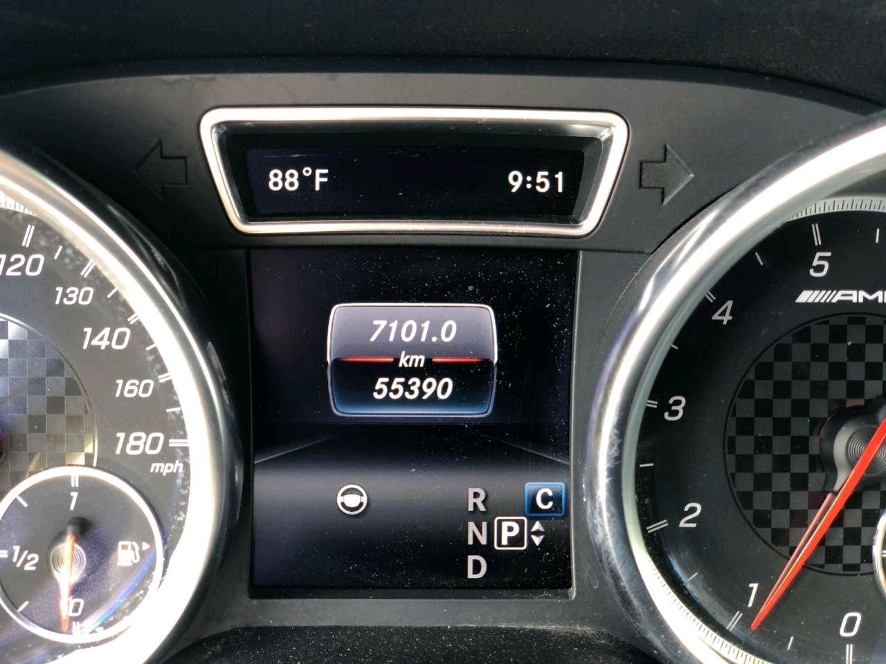 Mercedes Benz GLE SUV - Image 7
