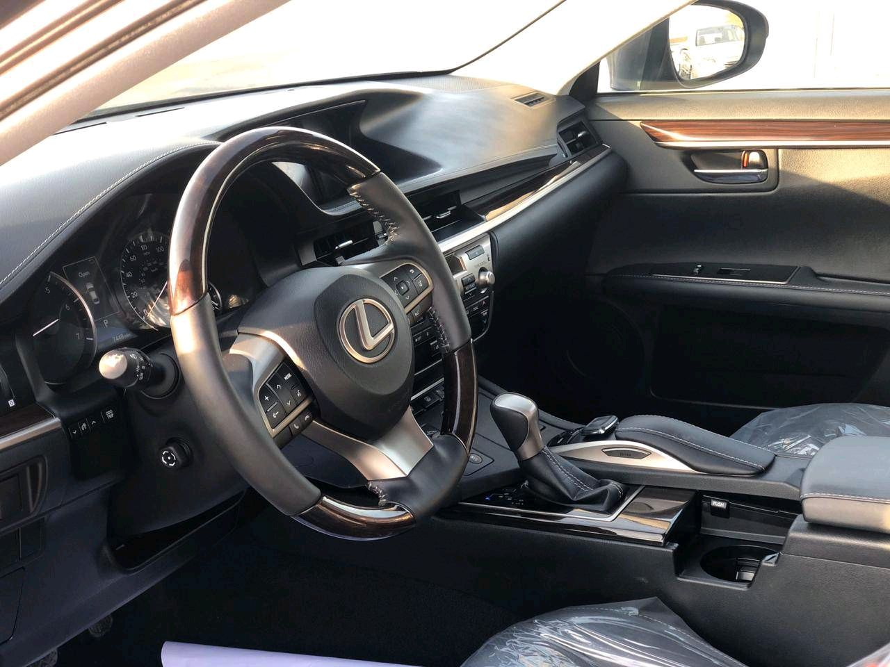 Lexus ES-Series - Image 6