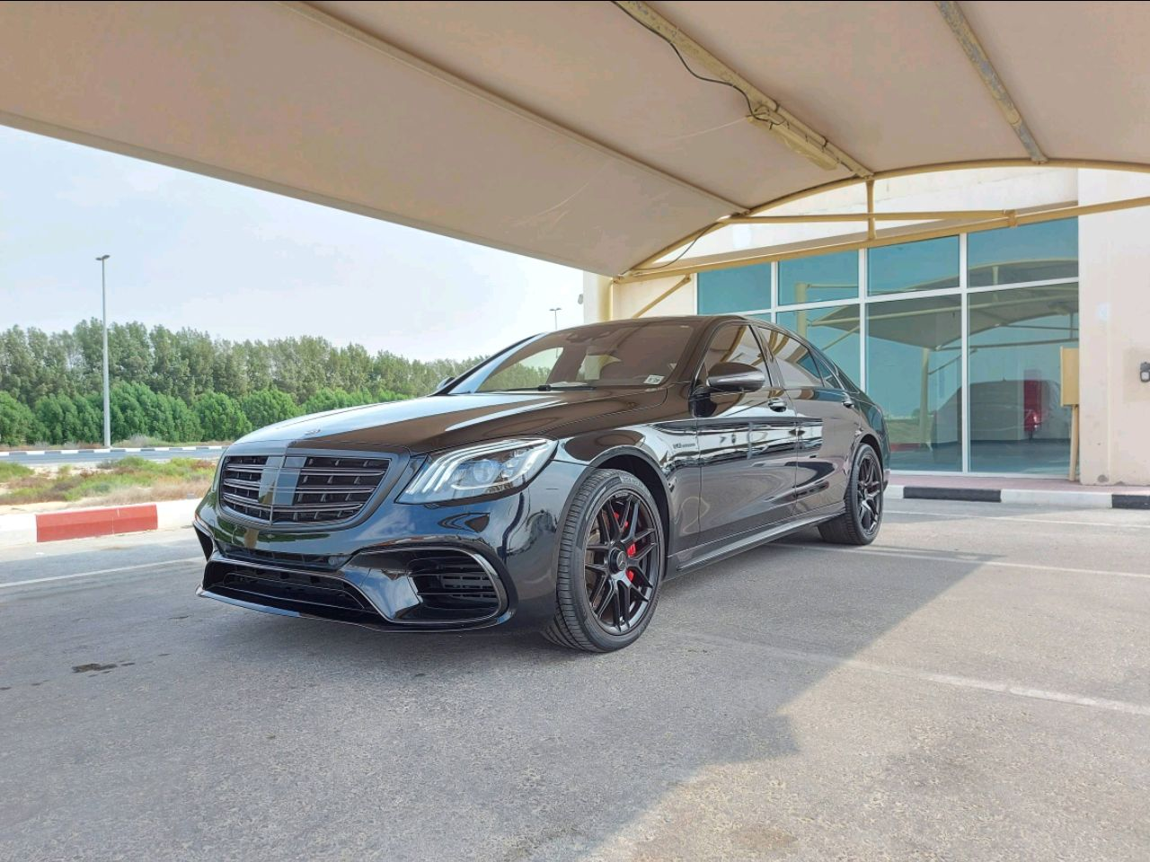 Mercedes Benz S-Class - Image 5