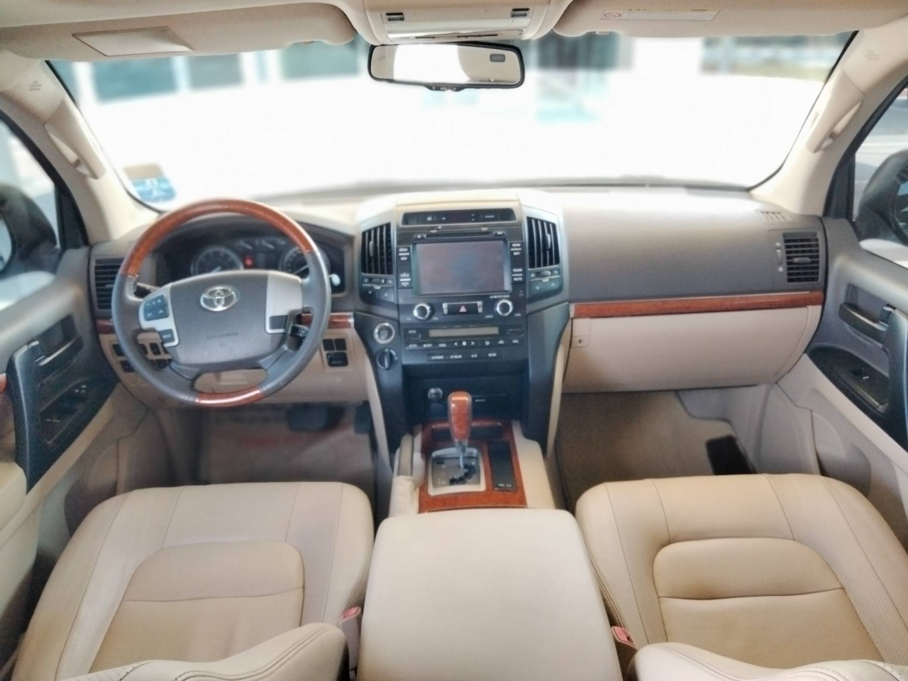 Toyota Land Cruiser - Image 7