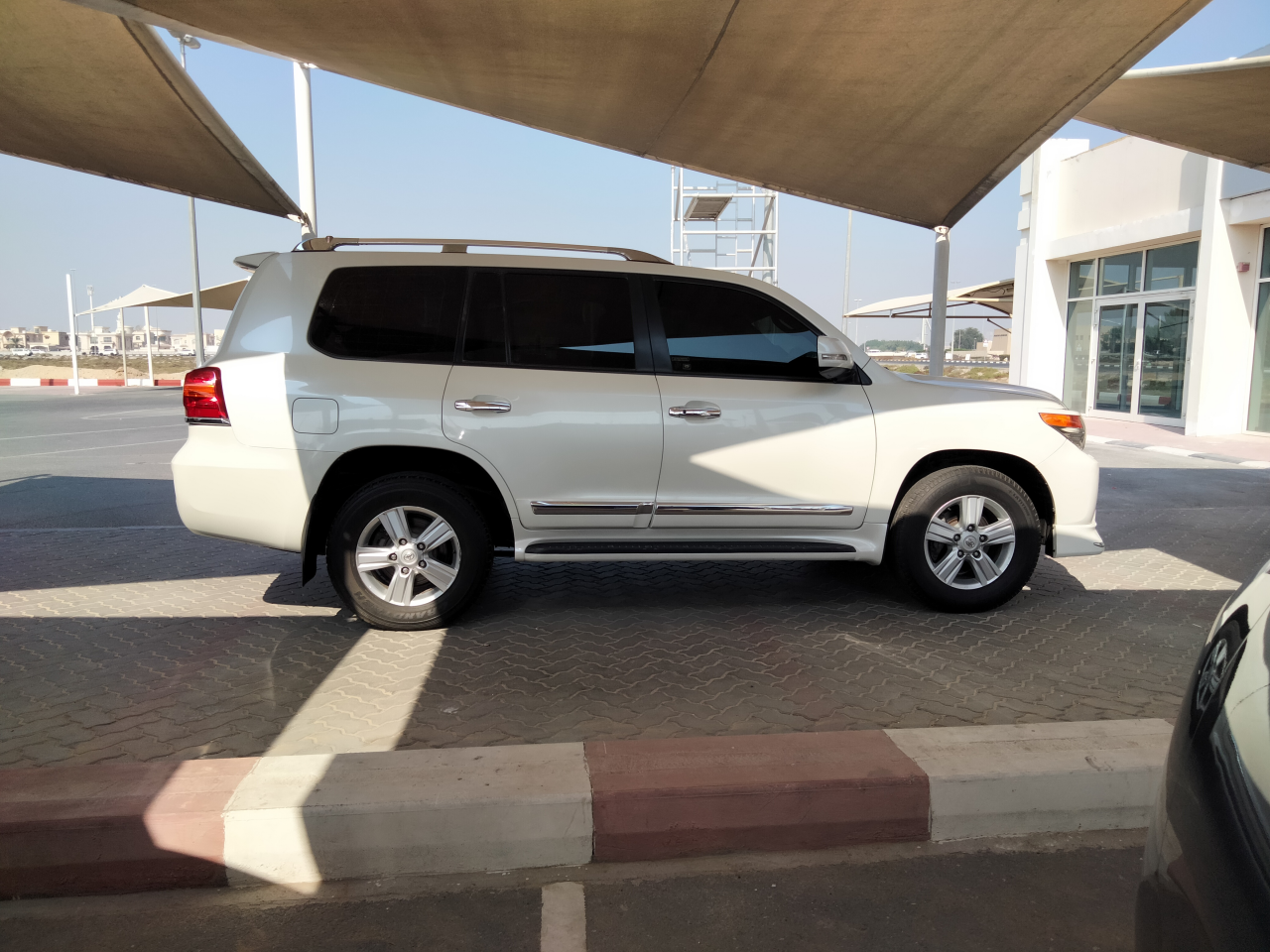 Toyota Land Cruiser - Image 4