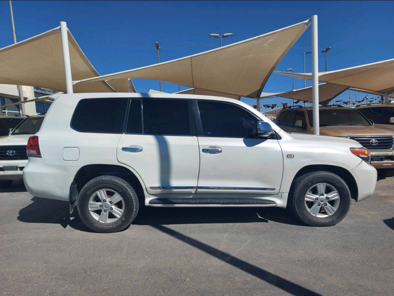 Toyota Land Cruiser - Image 2