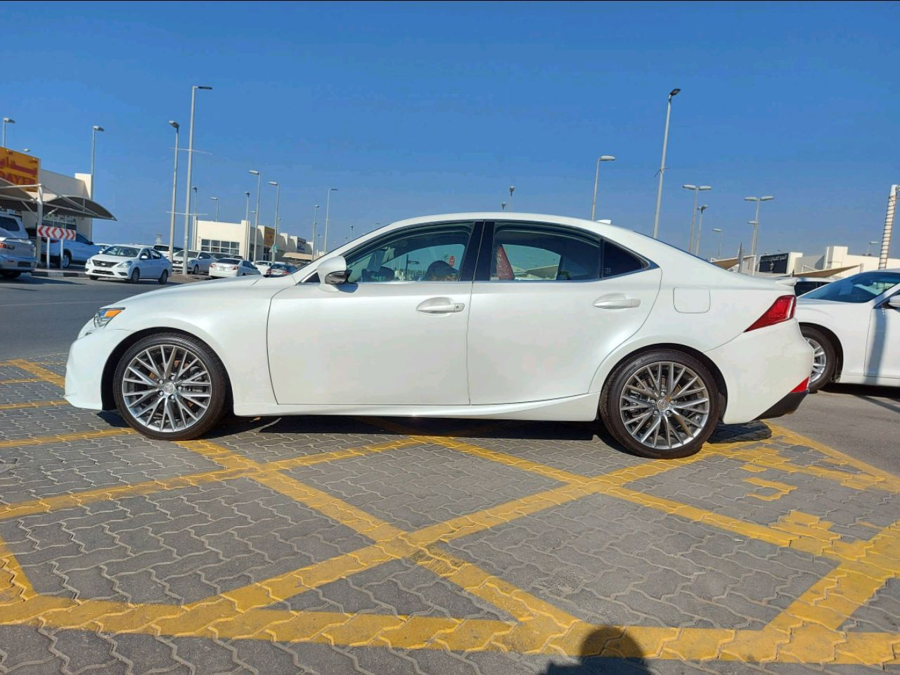 Lexus IS-Series - Image 2
