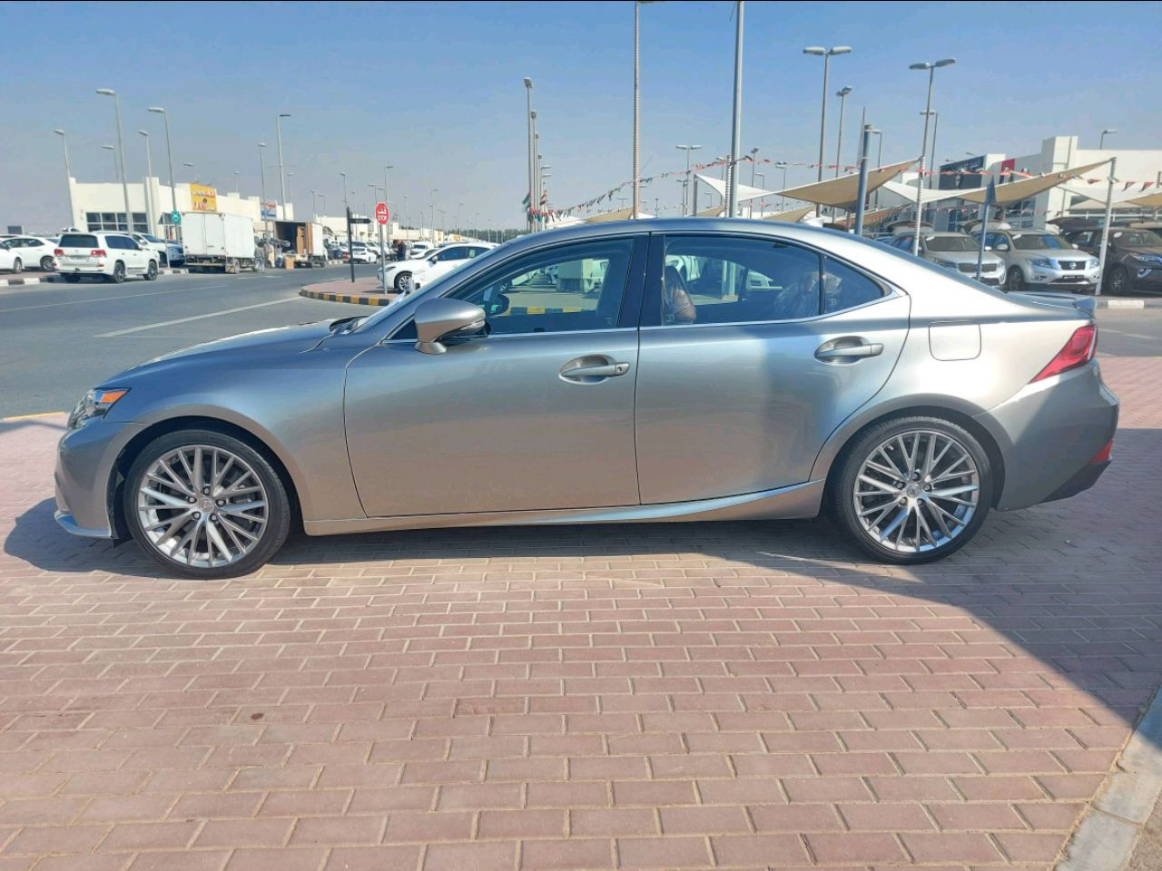Lexus IS-Series - Image 2