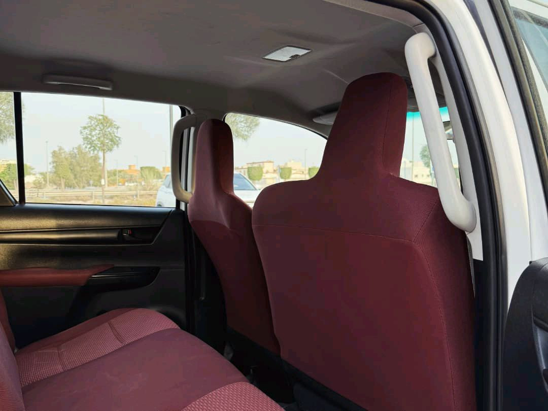 Toyota Hilux - Image 10