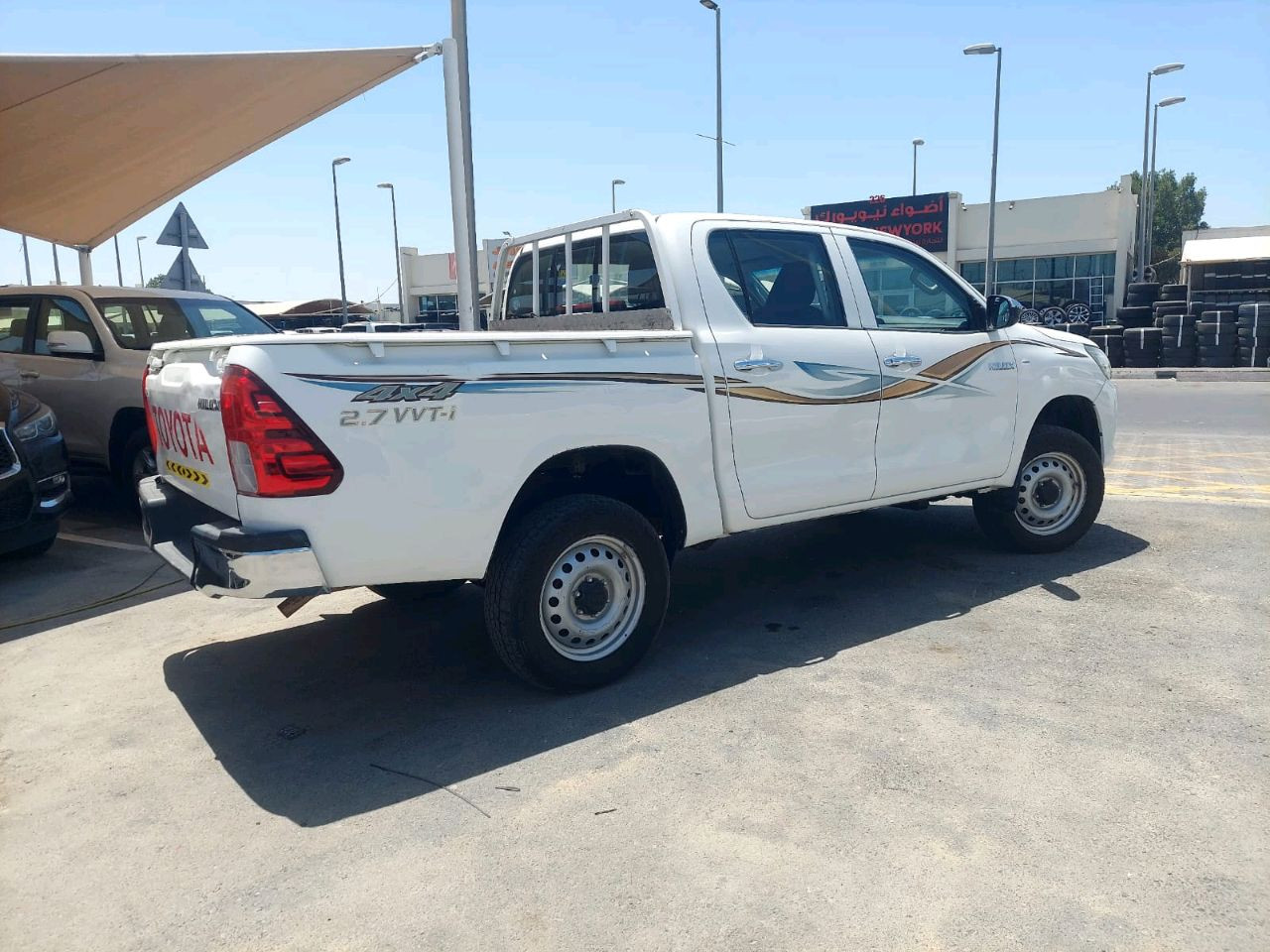 Toyota Hilux - Image 10