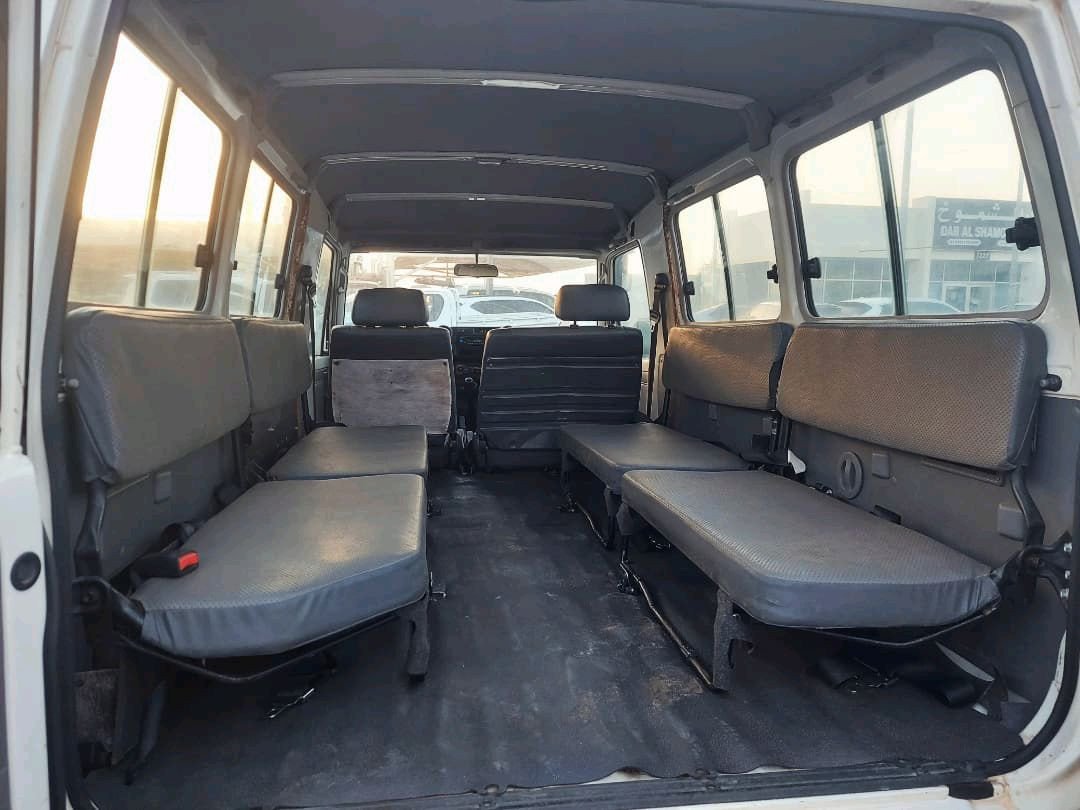 Toyota Land Cruiser 76 series - Image 9