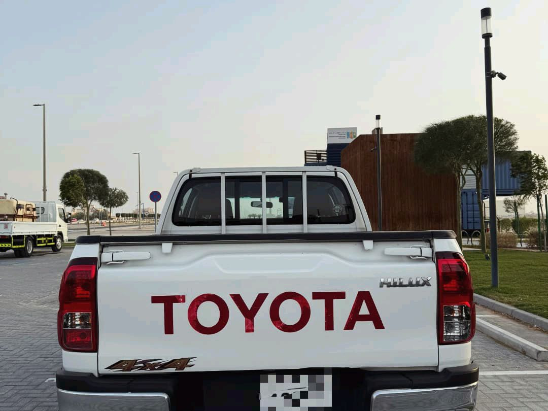 Toyota Hilux - Image 7
