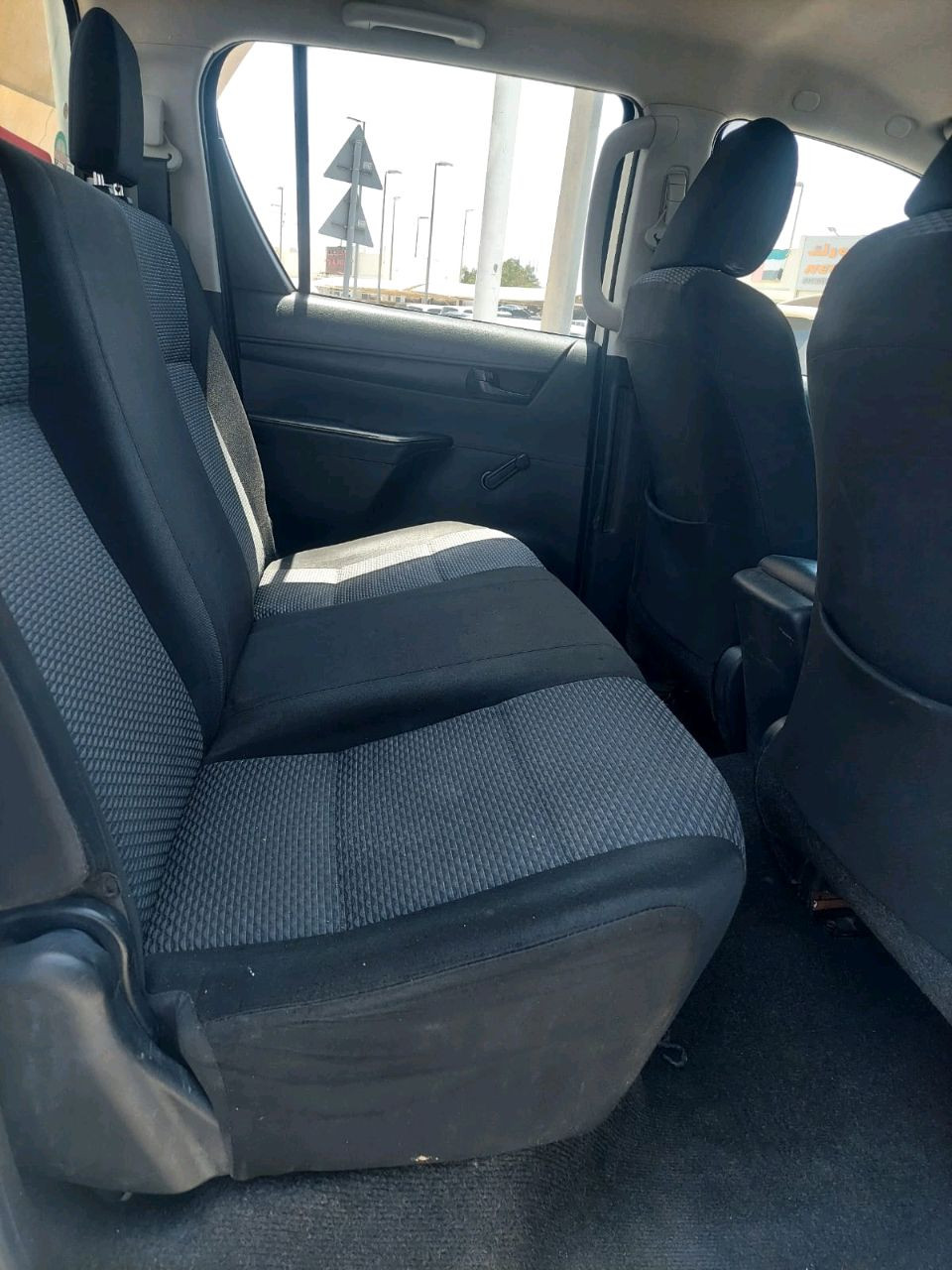 Toyota Hilux - Image 12