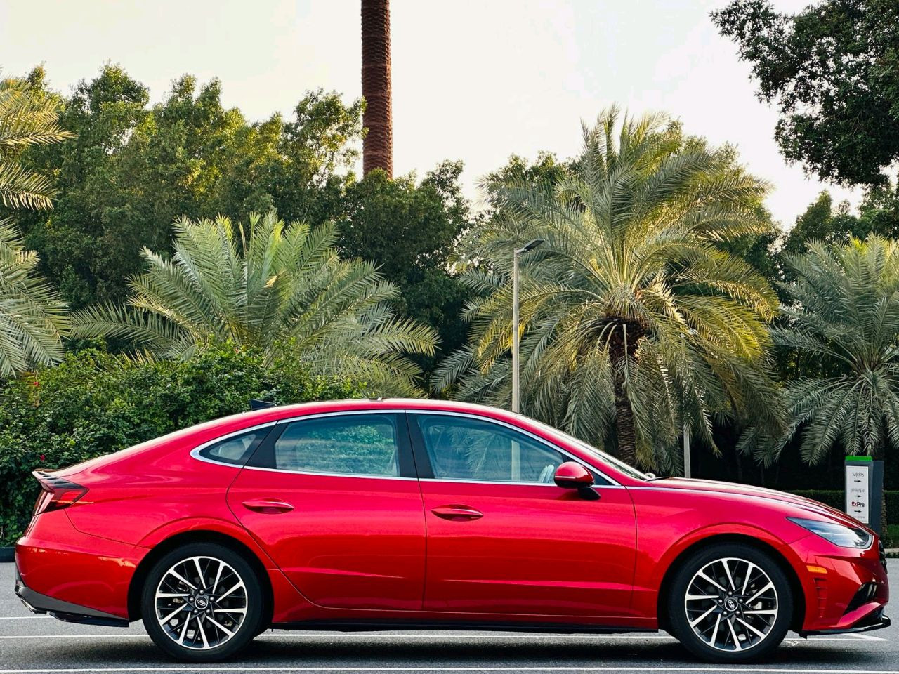 Hyundai Sonata - Image 8