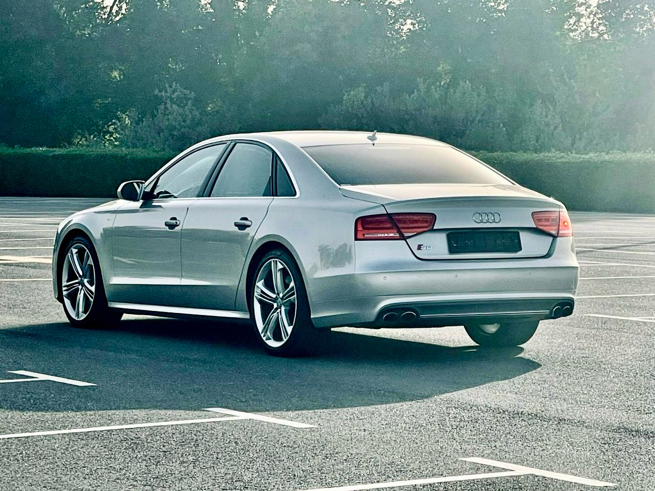 Audi S8 - Image 6