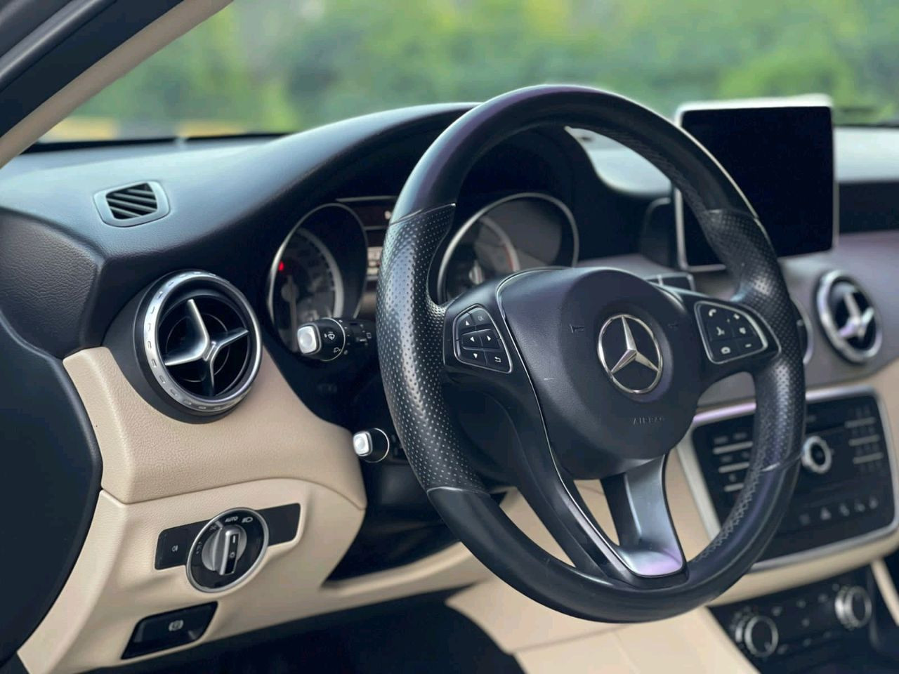 Mercedes Benz GLA - Image 7