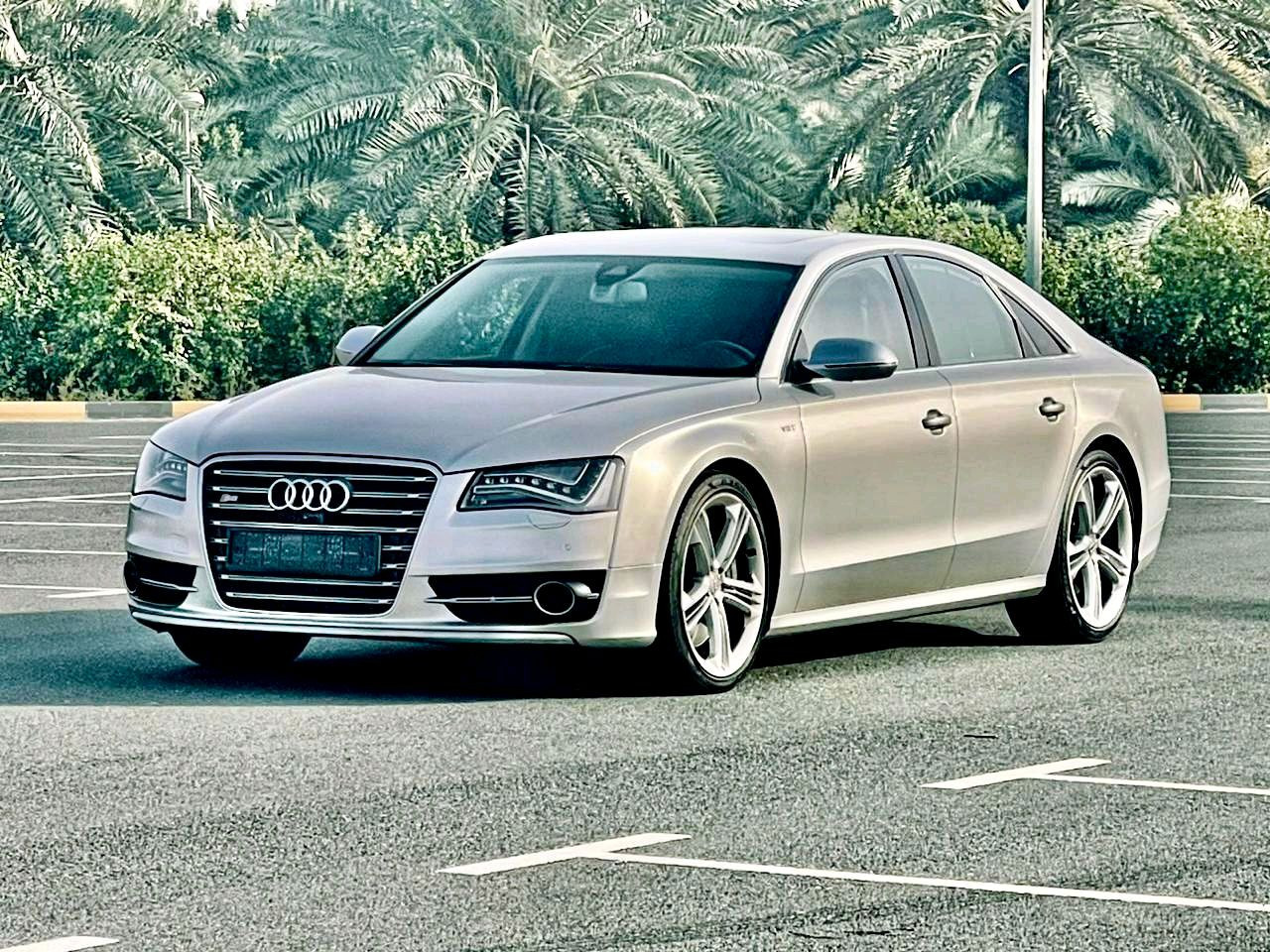 Audi S8 - Image 11